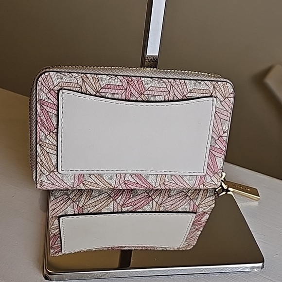 MICHAEL Michael Kors Jet Set Smoky Rose Compact Wallet - Picture 6 of 13